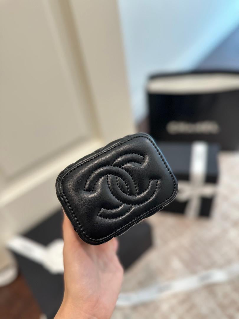 Black mini vanity bag *PRE ORDER*