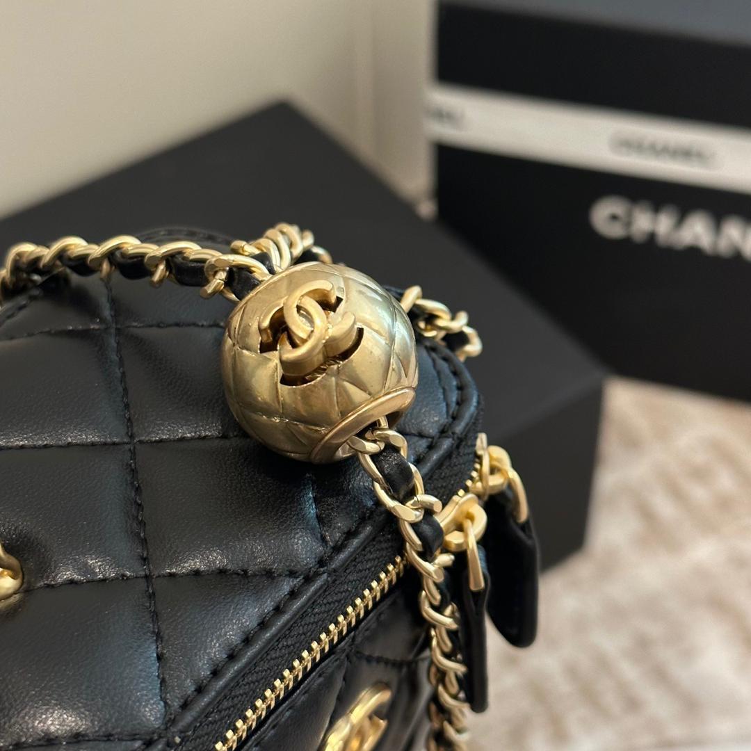 Black mini vanity bag *PRE ORDER*