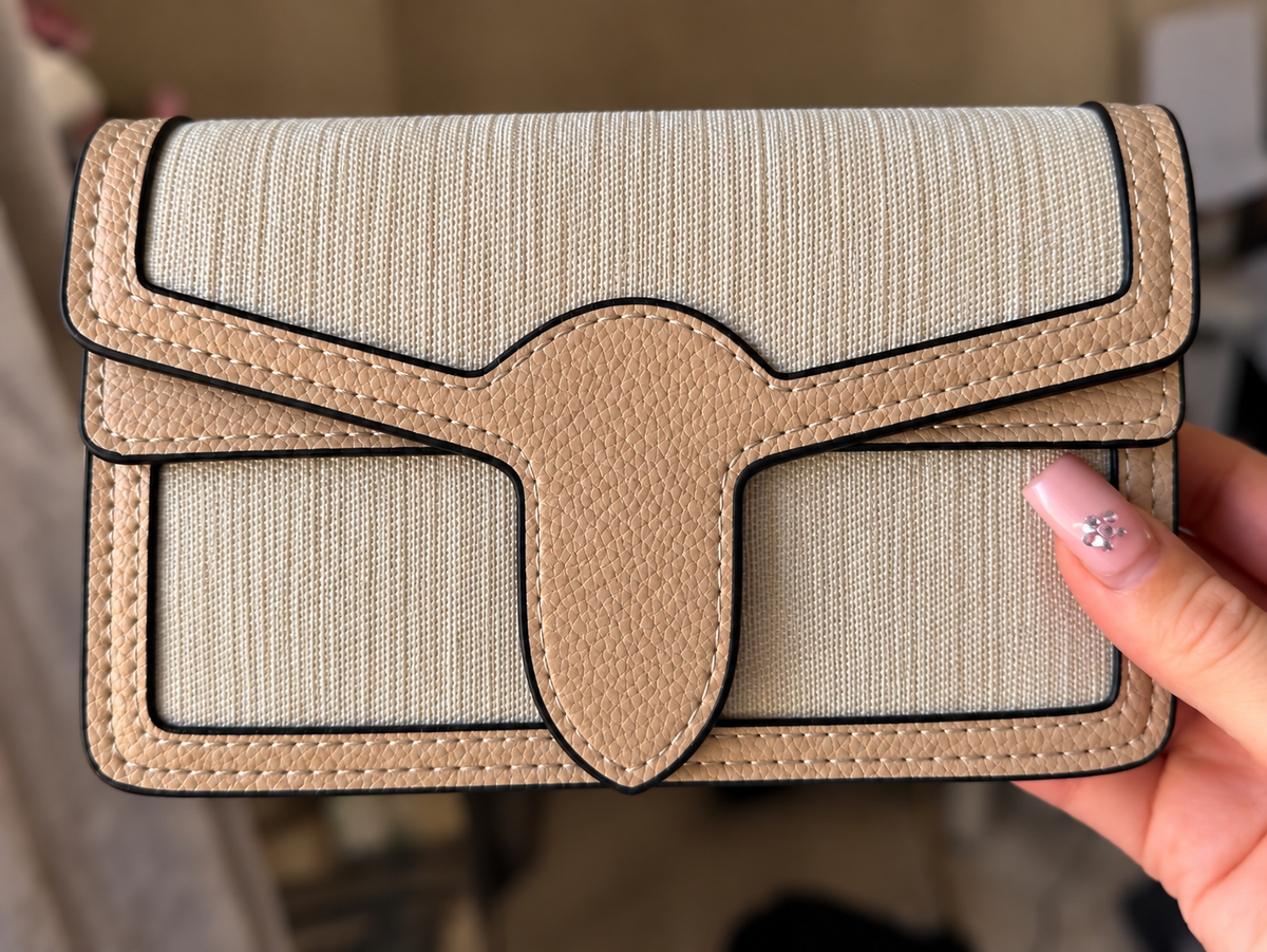 Beige wallet bag